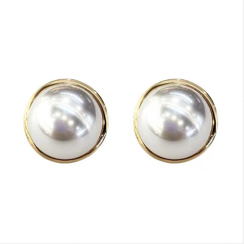 women delicate drop earrings -shining-pearl-stud-earrings-jlt11105