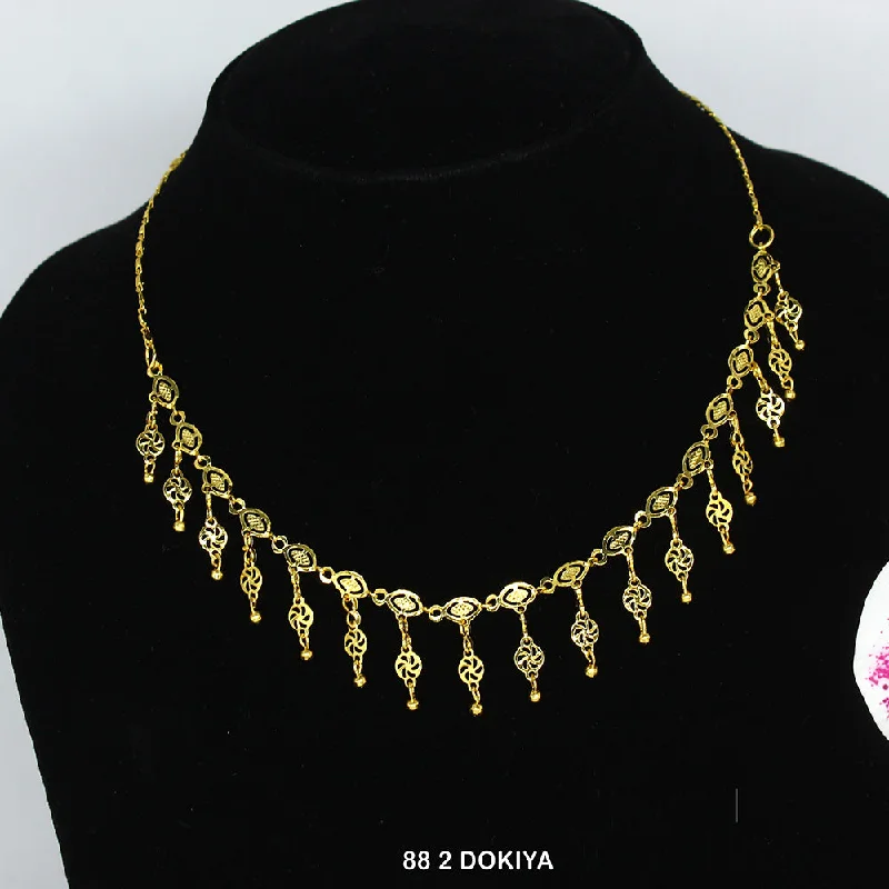 women sophisticated necklaces -Mahavir Dye Gold Dokiya Necklace