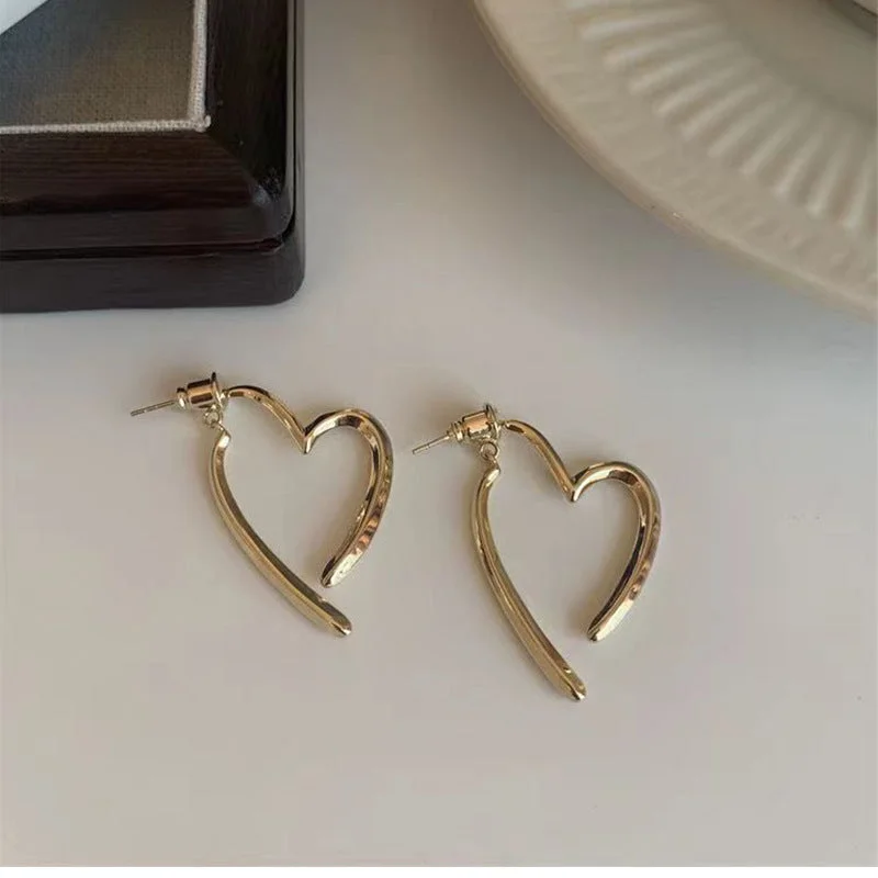 women romantic earrings -Just Lil Things Gold Pin Earrings jlt12109