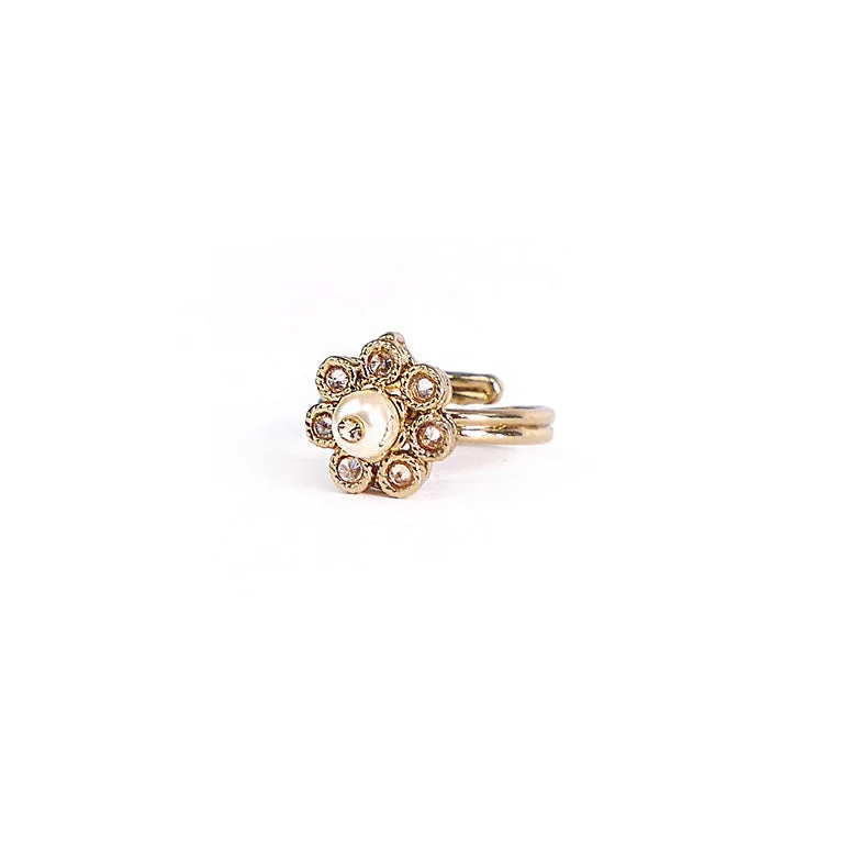 women chunky rings -Amoura Ring in Pearl and Gold